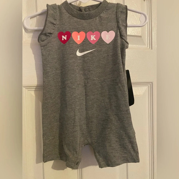 NWT Nike Romper - Picture 1 of 8